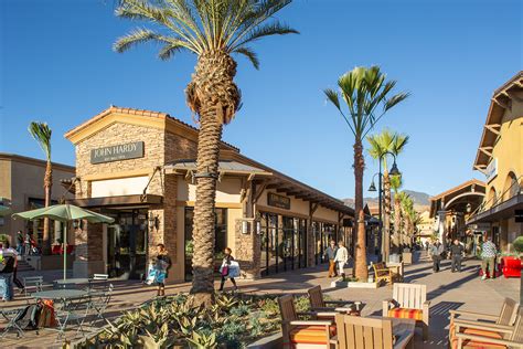 desert hills premium outlets gucci.